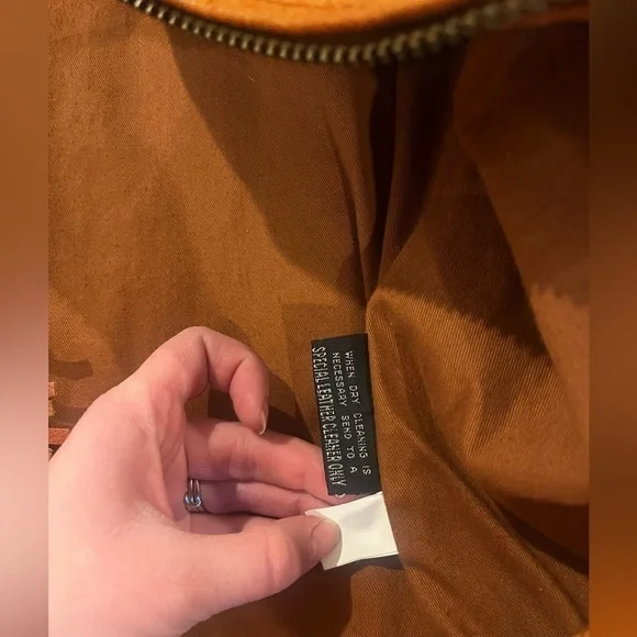 Wilson’s Adventure Bound leather jacket with tassels - Picture 7 of 9